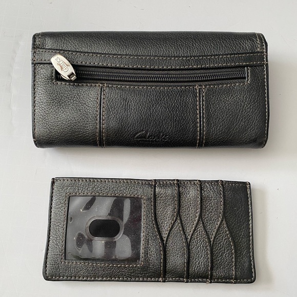 Clarks Pebble Leather Metallic Silver Gray Tri-Fold Wallet - Picture 4 of 11